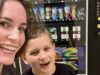Mi hijo de 10 años empezó un negocio de máquinas expendedoras.
| Parenting,as-told-to,parenting-freelancer,careers,vending-machine Mi hijo de 10 años empezó un negocio de máquinas expendedoras.
| Parenting,as-told-to,parenting-freelancer,careers,vending-machine