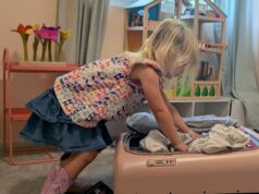 Empecé a enseñarle a mi hija a hacer las maletas cuando tenía 3 años.
| Travel,Parenting,essay,parenting-freelancer,travel,packing-essentials Empecé a enseñarle a mi hija a hacer las maletas cuando tenía 3 años.
| Travel,Parenting,essay,parenting-freelancer,travel,packing-essentials