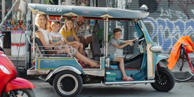 Una familia estadounidense se muda a Tailandia con niños pequeños; Una familia estadounidense se muda a Tailandia con niños pequeños; Más tiempo juntos
| Parenting,Real Estate,Travel,chiang-mai,motherhood,as-told-to,thailand,moving-abroad,living-abroad,expat