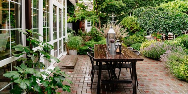 5 tendencias de patio trasero que están de moda este año y 4 que están fuera, según paisajistas, jardineros e interioristas

 | Real Estate,freelancer-le,outdoors,summer,backyard,interior-design,interior-designer,trends,outdoor-spaces