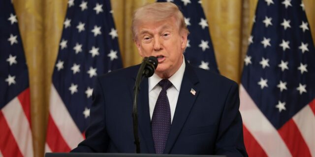 Trump facilitará a los prestatarios el complicado proceso de préstamos Trump facilitará a los prestatarios el complicado proceso de préstamos estudiantiles
| Economy,student-debt,student-loans,trump,exclusive