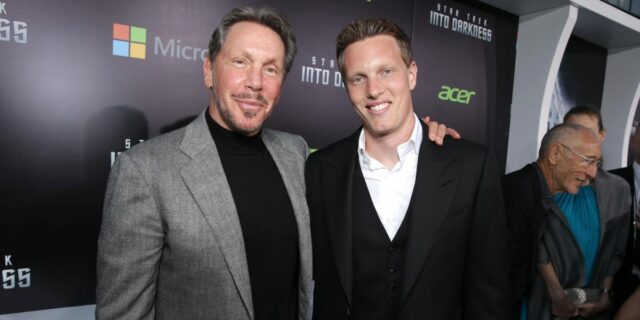 Abogado de Paramount dice que algunas personas que se oponen Abogado de Paramount dice que algunas personas que se oponen al acuerdo con WBD son antisemitas
| Media,paramount-wbd,paramount,warner-bros-discovery,david-ellison,politics,regulators,larry-ellison