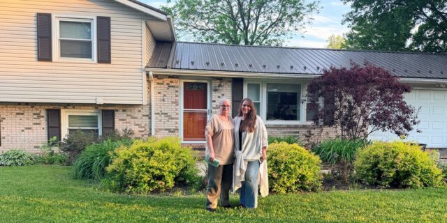 Mi anciana madre compró una casa para vivir conmigo y mi marido.

 | Real Estate,freelancer-le,multigenerational-living,living-with-parents,family,personal-essay,essay,unconventional-living-situations,evergreen-story