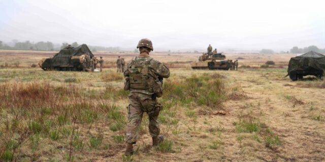 El ejército estadounidense se entrena para ocultar sus nuevos puestos de mando en ruido digital

 | Military & Defense,defense,army,electronic-warfare