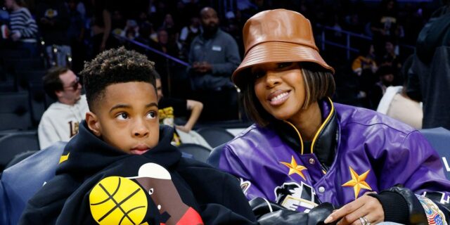 Kelly Rowland sobre cómo equilibrar el trabajo y la paternidad

 | Parenting,supercut,video-format-supercut,kelly-rowland,new-this-week-video,parenting,working-parents