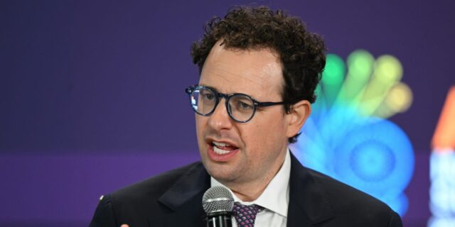 Anthropic dice que los principales laboratorios de inteligencia artificial pueden necesitar frenar

 | AI,ai,anthropic,artificial-intelligence,trending-uk,changing-workplace-big-bet
