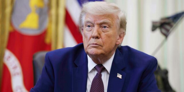 Juez federal bloquea la tarifa de visa H-1B de $100,000 Juez federal bloquea la tarifa de visa H-1B de $100,000 de Trump
| Tech,trump,visas,h-1b-visa,breaking,breaking-news