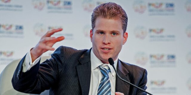 Los directores ejecutivos afirman que los despidos se deben a Los directores ejecutivos afirman que los despidos se deben a la IA, dice el cofundador de Palantir
| Tech,Strategy,AI,Careers,joe-lonsdale,palantir,ai,layoffs,ai-layoffs