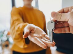 Una casa típica en Estados Unidos podría costar 1 millón de dólares en 2050
| Real Estate,real-estate,housing-market,home-prices,affordability,economy Una casa típica en Estados Unidos podría costar 1 millón de dólares en 2050
| Real Estate,real-estate,housing-market,home-prices,affordability,economy