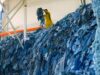 ¿Puede Estados Unidos competir con las megafábricas asiáticas que fabrican jeans estadounidenses?
| Retail,Economy,new-this-week,new-this-week-video,made-in-america,made-in-usa,manufacturing,jobs,economy,cotton,jeans,clothing,retail,garment-workers,mount-vernon,pakistan,video ¿Puede Estados Unidos competir con las megafábricas asiáticas que fabrican jeans estadounidenses?
| Retail,Economy,new-this-week,new-this-week-video,made-in-america,made-in-usa,manufacturing,jobs,economy,cotton,jeans,clothing,retail,garment-workers,mount-vernon,pakistan,video
