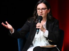 Bari Weiss ‘erosionó la confianza’ en CBS News, dice Brian Stelter de CNN
| Media,politics,tech,bari-weiss,cbs,cbs-news,brian-stelter,david-ellison,donald-trump,scott-pelley,nick-bilton,cnn,paramount Bari Weiss 'erosionó la confianza' en CBS News, dice Brian Stelter de CNN
| Media,politics,tech,bari-weiss,cbs,cbs-news,brian-stelter,david-ellison,donald-trump,scott-pelley,nick-bilton,cnn,paramount