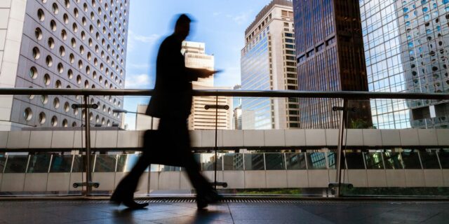 Los 3 sectores donde el crecimiento salarial aún supera a Los 3 sectores donde el crecimiento salarial aún supera a la inflación
| Economy,economy,inflation,wage-growth,consumer-price-index,kitchen-table-big-bet