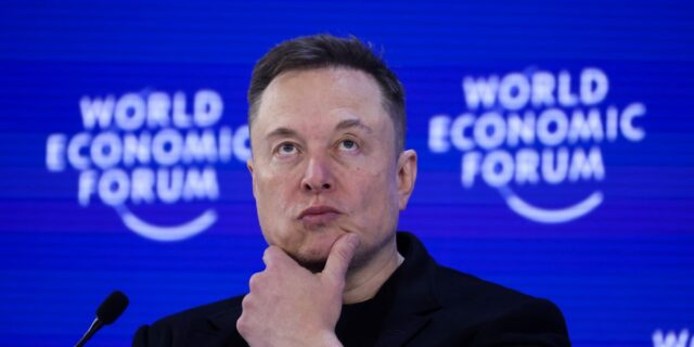 El presidente de SpaceX insinúa una fusión con Tesla | El presidente de SpaceX insinúa una fusión con Tesla
| Tech,spacex,tesla,elon-musk,space-x-ipo