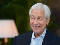 Jamie Dimon organiza la celebración de la IPO de SpaceX en la sede de JPMorgan
| Finance,elon-musk,banks,jpmorgan,wealth,billionaires,tech-ipos Jamie Dimon organiza la celebración de la IPO de SpaceX en la sede de JPMorgan
| Finance,elon-musk,banks,jpmorgan,wealth,billionaires,tech-ipos