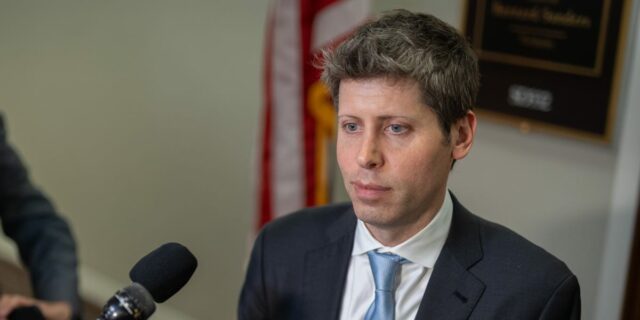 Los estados inician una investigación sobre el impacto de ChatGPT Los estados inician una investigación sobre el impacto de ChatGPT en los usuarios jóvenes
| AI,Tech,openai,sam-altman,ai,tech,chat-gpt