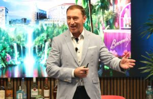 Un día en la vida: Tony Latham, presidente de Bacardí Norteamérica
| Careers,as-told-to,a-day-in-the-life,business,ceos,beverage-industry,entrepreneurs,daily-schedule,leadership,work-life-balance,bi-freelancer,lauryn-haas,power-hours Un día en la vida: Tony Latham, presidente de Bacardí Norteamérica
| Careers,as-told-to,a-day-in-the-life,business,ceos,beverage-industry,entrepreneurs,daily-schedule,leadership,work-life-balance,bi-freelancer,lauryn-haas,power-hours