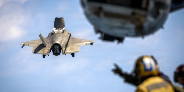 Sólo una cuarta parte de los F-35 estadounidenses tenían plena Sólo una cuarta parte de los F-35 estadounidenses tenían plena capacidad de misión el año pasado, dice GAO
| Military & Defense,defense,f-35-lightning-ii