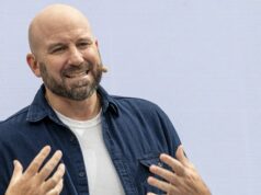 El CTO de Meta, Andrew Bosworth, aborda la moral después de los despidos y el cambio de IA
| Tech,AI,exclusive,scoops,meta,mark-zuckerberg,ai,layoffs,andrew-bosworth,boz,limited-synd,beacon-industries-big-bet,tech-layoffs,big-tech,business,employee-performance El CTO de Meta, Andrew Bosworth, aborda la moral después de los despidos y el cambio de IA
| Tech,AI,exclusive,scoops,meta,mark-zuckerberg,ai,layoffs,andrew-bosworth,boz,limited-synd,beacon-industries-big-bet,tech-layoffs,big-tech,business,employee-performance
