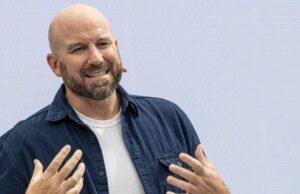 El CTO de Meta, Andrew Bosworth, aborda la moral después de los despidos y el cambio de IA
| Tech,AI,exclusive,scoops,meta,mark-zuckerberg,ai,layoffs,andrew-bosworth,boz,limited-synd,beacon-industries-big-bet,tech-layoffs,big-tech,business,employee-performance El CTO de Meta, Andrew Bosworth, aborda la moral después de los despidos y el cambio de IA
| Tech,AI,exclusive,scoops,meta,mark-zuckerberg,ai,layoffs,andrew-bosworth,boz,limited-synd,beacon-industries-big-bet,tech-layoffs,big-tech,business,employee-performance