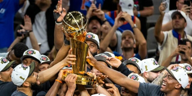 El último ajetreo en Nueva York: recibir un pago por El último ajetreo en Nueva York: recibir un pago por albergar un lugar en el desfile de los Knicks
| Sports,new-york,knicks,new-york-knicks,basketball,sports,new-york-city,nyc,tickets