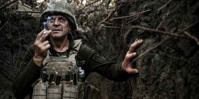 Se vislumbra el fin de años de lucha para algunas de las exhaustas tropas de Ucrania

 | Military & Defense,ukraine-war,warfare-big-bet