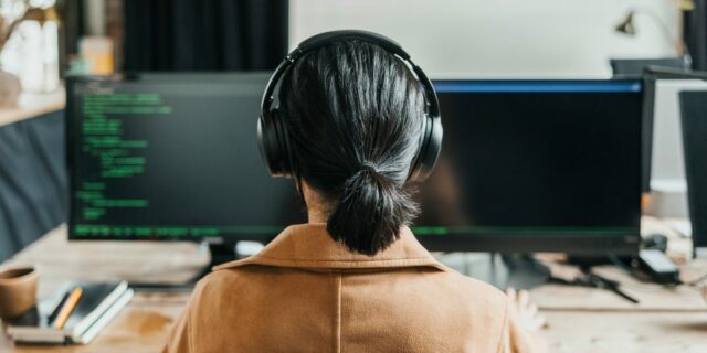 El sobreempleo sobrevive a los mandatos de RTO, los despidos El sobreempleo sobrevive a los mandatos de RTO, los despidos y la vigilancia de los empleados
| Careers,overemployed,careers,tech,overemployment,side-hustles,layoffs,return-to-office,return-to-office-mandate,ai,rto,hustle-culture-big-bet