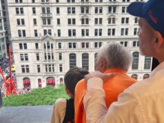 3 generaciones de aficionados de los Knicks observan el desfile desde la oficina de Business Insider
| Entertainment,Sports,knicks,new-york-knicks,contributor-2026,agnes-burgess-applegate,parade,new-york,manseen-logan 3 generaciones de aficionados de los Knicks observan el desfile desde la oficina de Business Insider
| Entertainment,Sports,knicks,new-york-knicks,contributor-2026,agnes-burgess-applegate,parade,new-york,manseen-logan