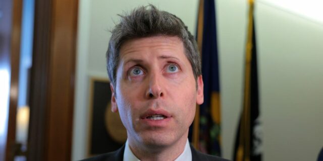 Amazon lanza la película de Sam Altman unos meses después Amazon lanza la película de Sam Altman unos meses después de la inversión en OpenAI
| Entertainment,Tech,Media,amazon,movies,openai,hollywood,filmmaking,big-tech,sam-altman,amazon-mgm-studios,contributor-2026
