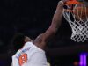 La bola de clavos de las Finales de la NBA de OG Anunoby podría venderse por millones en una subasta
| Sports,Entertainment,nba,knicks,nba-finals,new-york,basketball,new-york-knicks,jalen-brunson,sothebys,sothebys-auction La bola de clavos de las Finales de la NBA de OG Anunoby podría venderse por millones en una subasta
| Sports,Entertainment,nba,knicks,nba-finals,new-york,basketball,new-york-knicks,jalen-brunson,sothebys,sothebys-auction