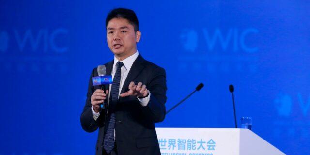 El fundador de JD.com quiere que sus trabajadores sean “de El fundador de JD.com quiere que sus trabajadores sean “de cuello blanco”
| Retail,AI,china,jdcom