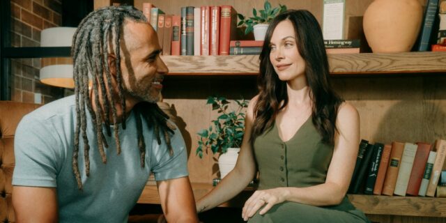 Cómo una pareja casada equilibra el espíritu empresarial y su relación

 | Careers,as-told-to,careers,small-business,freelance-photography,rebecca-zisser,entrepreneur,entrepreneurship,founder,married-couples,contributor-2026,tess-martinelli,manseen-logan