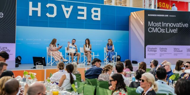 Cómo los principales CMO de Gap y Duolingo están reescribiendo Cómo los principales CMO de Gap y Duolingo están reescribiendo el manual de marketing
| Advertising,cmo-insider,editorial-sponsorship,edit-series,es-bcg-cmo-cannes,cmo-insider-2026-articles,freelance-photography