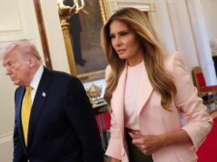 Donald Trump y Melania Trump deshonrados sobre la decoración de la Casa Blanca, dice un libro
| Politics,melania-trump,donald-trump,white-house Donald Trump y Melania Trump deshonrados sobre la decoración de la Casa Blanca, dice un libro
| Politics,melania-trump,donald-trump,white-house