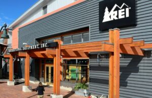 REI recibió una reacción violenta por el anuncio de IA de Instagram y culpó a una herramienta Meta AI
| Tech,rei,meta,ai,advertising REI recibió una reacción violenta por el anuncio de IA de Instagram y culpó a una herramienta Meta AI
| Tech,rei,meta,ai,advertising