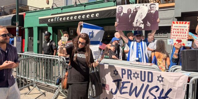 Poetica Coffee provoca protestas después de que Dan Goldman prohibiera la posición de Israel

 | Retail,Politics,brooklyn,coffee,israel