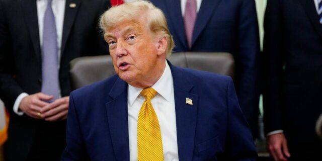 Plan SAVE: Nuevas llamadas de presentación para detener las transferencias de préstamos estudiantiles

 | Economy,student-debt,student-loans,save-plan,trump