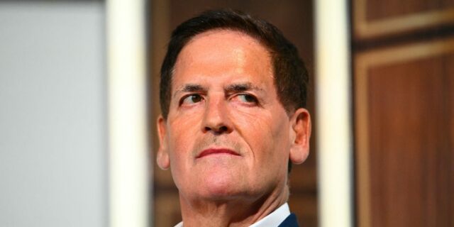 Mark Cuban insta a las empresas de inteligencia artificial a gastar miles de millones en ciudades afectadas por la pérdida de empleos

 | AI,mark-cuban