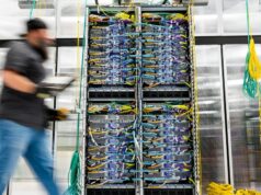 Amazon aumenta el precio de un servicio clave de IA en la nube en un 20% debido a la alta demanda
| Tech,AI,aws,cloud-computing,gpus,amazon,amazon-web-services,micron,sk-hynix,limited-synd,memory-chips,apple,inflation,artificial-intelligence,cloud Amazon aumenta el precio de un servicio clave de IA en la nube en un 20% debido a la alta demanda
| Tech,AI,aws,cloud-computing,gpus,amazon,amazon-web-services,micron,sk-hynix,limited-synd,memory-chips,apple,inflation,artificial-intelligence,cloud