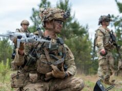 El comandante del ejército de EE. UU. utilizó drones y robots equipados con C4 para eliminar la brecha
| Military & Defense,defense,drones,army El comandante del ejército de EE. UU. utilizó drones y robots equipados con C4 para eliminar la brecha
| Military & Defense,defense,drones,army