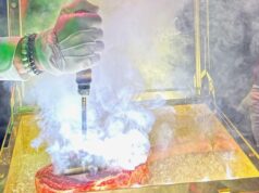 Probé la caja de carne de vacuno de 1.000 dólares en Papi Steak en Fontainebleau Las Vegas.
| Food,Travel,las-vegas,food,travel Probé la caja de carne de vacuno de 1.000 dólares en Papi Steak en Fontainebleau Las Vegas.
| Food,Travel,las-vegas,food,travel