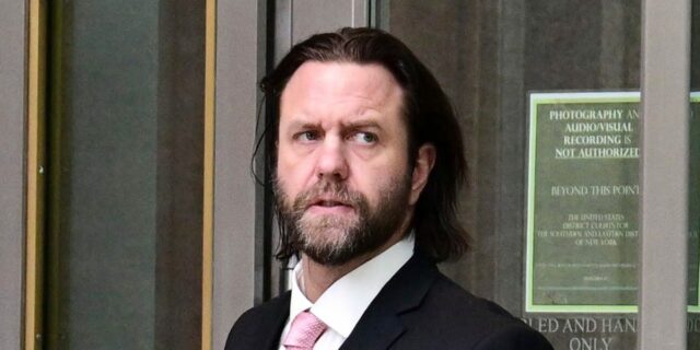 El director ejecutivo de Netflix, Carl Rinsch, condenado a más de dos años de prisión

 | Entertainment,Law,Enterprise,carl-rinsch,netflix,crime,white-horse,enterprise