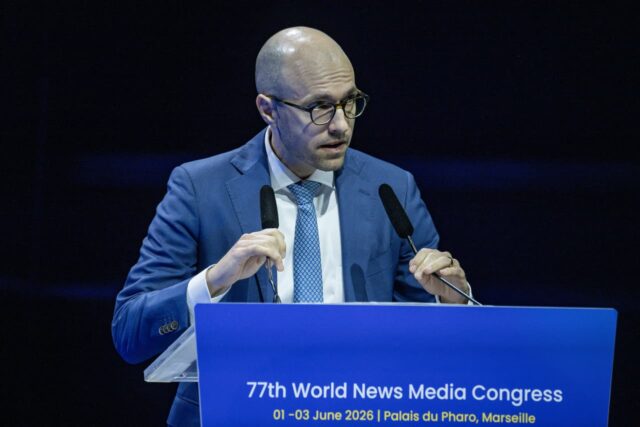 Más allá del “robo descarado” de información: toda la economía Más allá del “robo descarado” de información: toda la economía creativa, estimada en 12 billones de dólares, ahora podría verse amenazada por la IA.
|