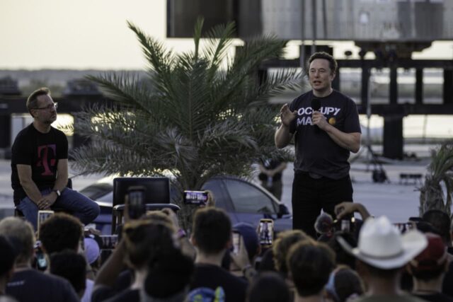 Charter puede estar creando 'enemigos' con SpaceX, y sus acciones se están disparando

 | 