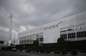 SpaceX ya necesita recaudar más efectivo y sus acciones caen
| En un giro "salvaje", a SpaceX finalmente no se le permitirá ingresar temprano al S&P 500
|