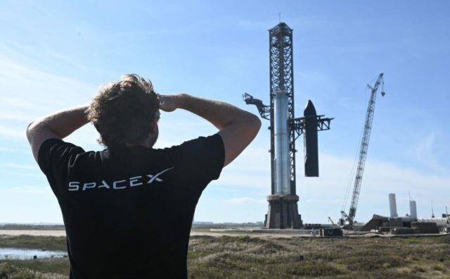 SpaceX lanza una oferta pública inicial histórica, pero su mayor SpaceX lanza una oferta pública inicial histórica, pero su mayor riesgo no tiene nada que ver con los cohetes
|