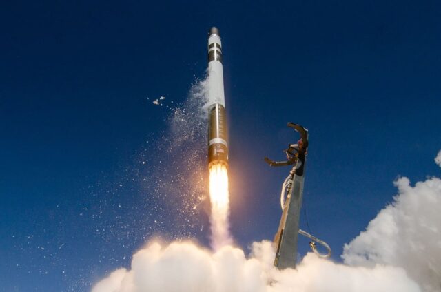 Rocket Lab y estas cuatro acciones se unen al Nasdaq Rocket Lab y estas cuatro acciones se unen al Nasdaq 100, con SpaceX esperando entre bastidores
|