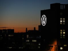 Las acciones de Volkswagen se acercan a su nivel más bajo en 15 años tras informes de despidos masivos
| Las acciones de Volkswagen se acercan a su nivel más bajo en 15 años tras informes de despidos masivos
|