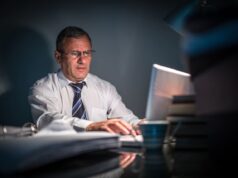 “Toma el dinero mientras puedas”: soy contador público certificado y les digo a mis clientes que tomen su Seguro Social anticipadamente. ¿Me equivoco?
| “Toma el dinero mientras puedas”: soy contador público certificado y les digo a mis clientes que tomen su Seguro Social anticipadamente. ¿Me equivoco?
|