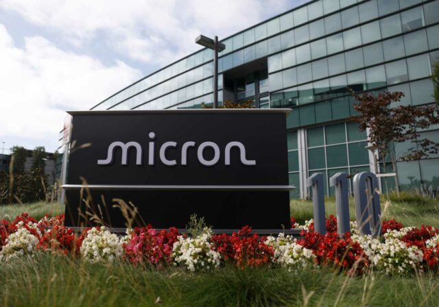 A medida que las acciones de Micron superan los $ A medida que las acciones de Micron superan los $ 1,000, Wall Street predice más ganancias en la tienda
|