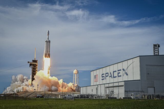 SpaceX apunta a un despegue de 75 mil millones de SpaceX apunta a un despegue de 75 mil millones de dólares, pero la OPI enfrenta enormes probabilidades
|